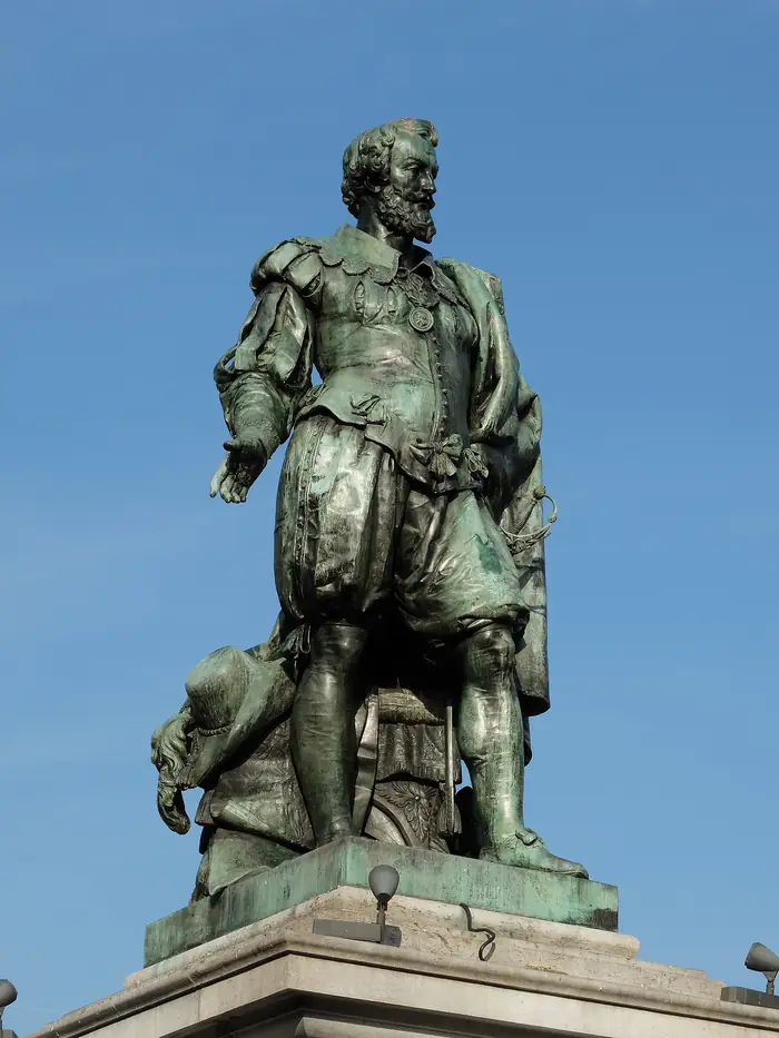 La estatua de Rubens en la Groenplaats de Amberes