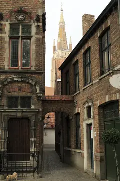 La Stoofstraat, una de las calles más estrechas de Brujas
